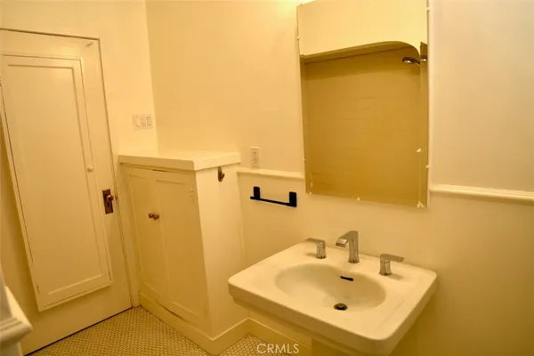 $5,000 | 679 La Mirada Avenue, San Marino, CA 91108