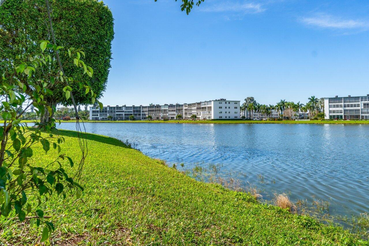 3072 Guildford East Boca Raton, FL 33434 - Photo 33 of 60 041-3072GuilfordDrive-D-BocaRaton-FL-334