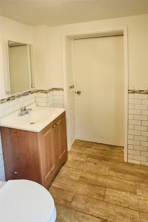 $2,400 | 457 Main Street, Unit 3, Beacon, NY 12508