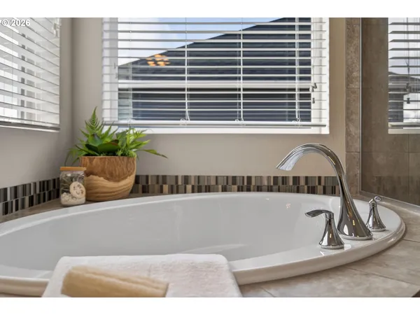 $675,000 | 15062 Southeast Bella Lane, Clackamas, OR 97015