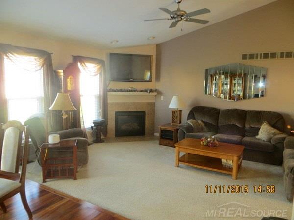 26043 Mariners Point New Baltimore, MI 48051 - Photo 5 of 9