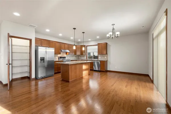 $3,500 | 4617 167th Street Southwest, Lynnwood, WA 98037