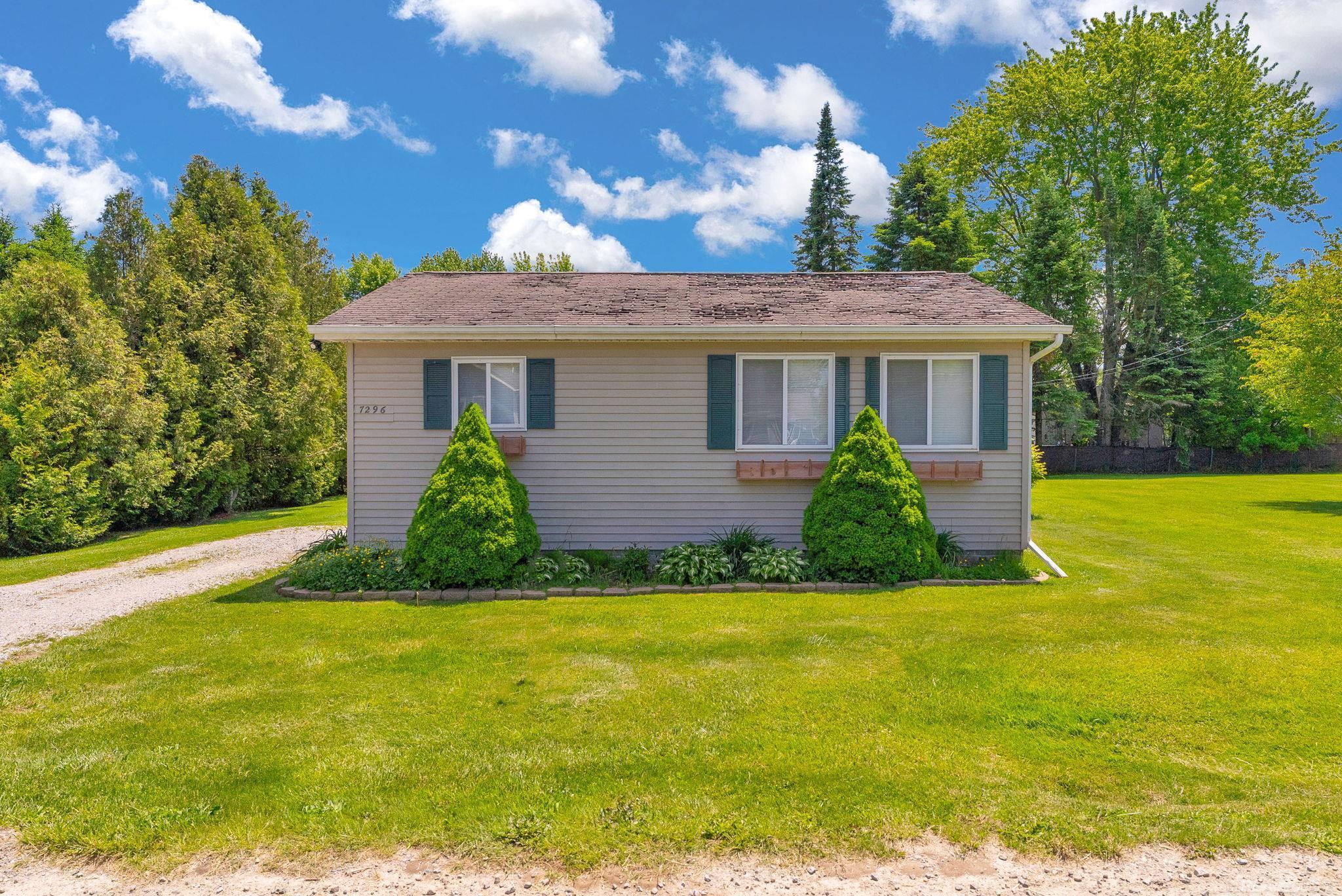 7296 Cedar Road Lexington, MI 48450 - Photo 1 of 35