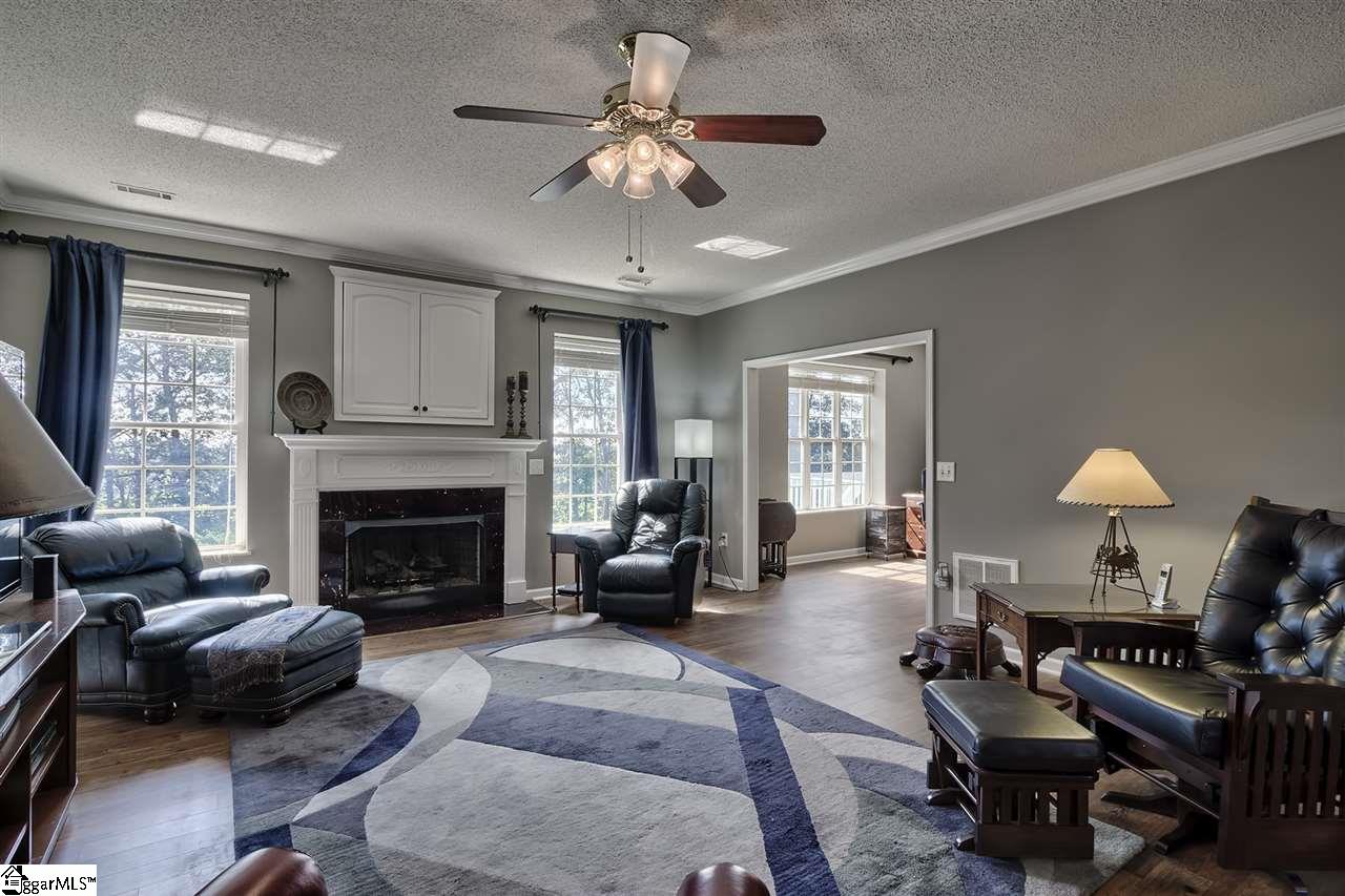 537 Albatross Road Easley, SC 29640 - Photo 3 of 36
