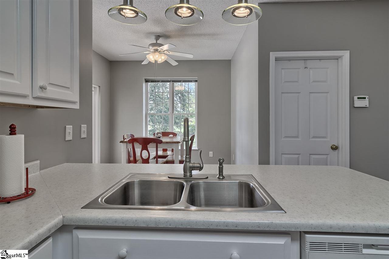537 Albatross Road Easley, SC 29640 - Photo 8 of 36