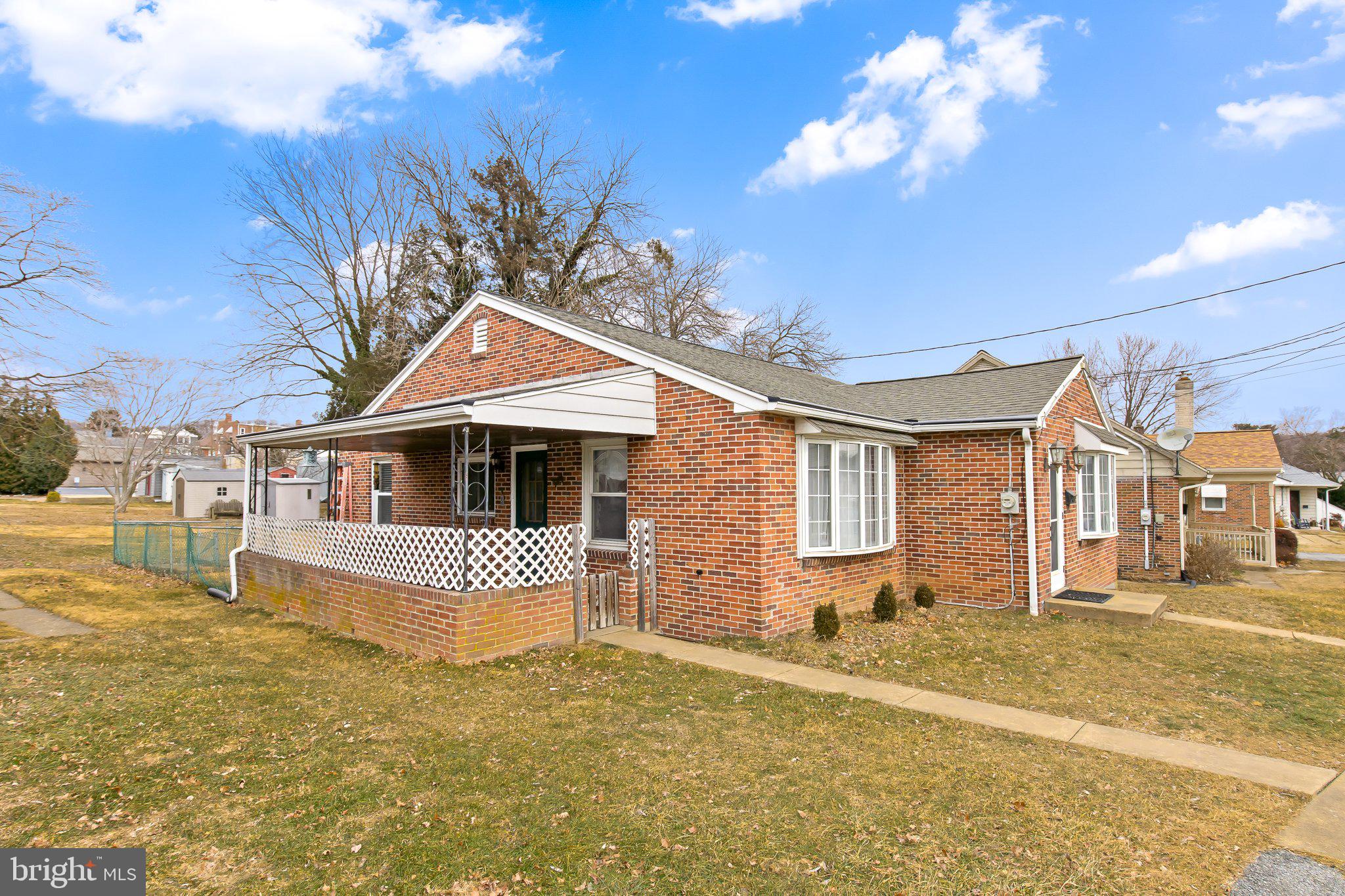 811 Ridge Avenue Columbia, PA 17512 - Photo 2 of 14 Side View