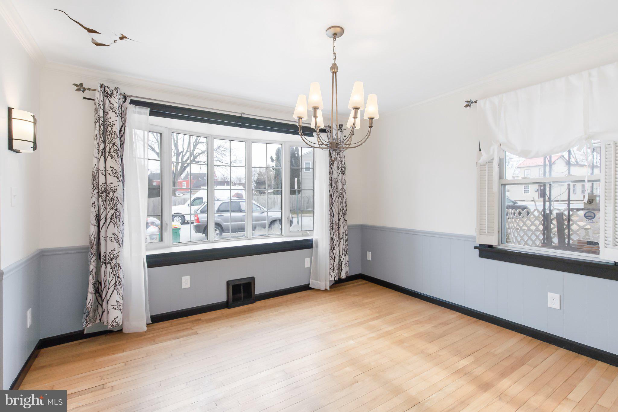 811 Ridge Avenue Columbia, PA 17512 - Photo 5 of 14 Formal Dining Room