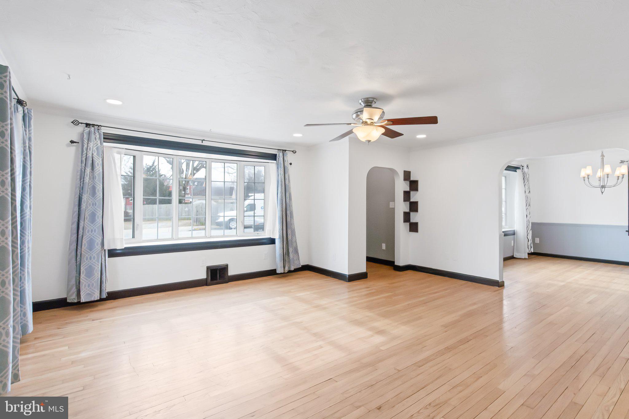 811 Ridge Avenue Columbia, PA 17512 - Photo 8 of 14 Living Room 2