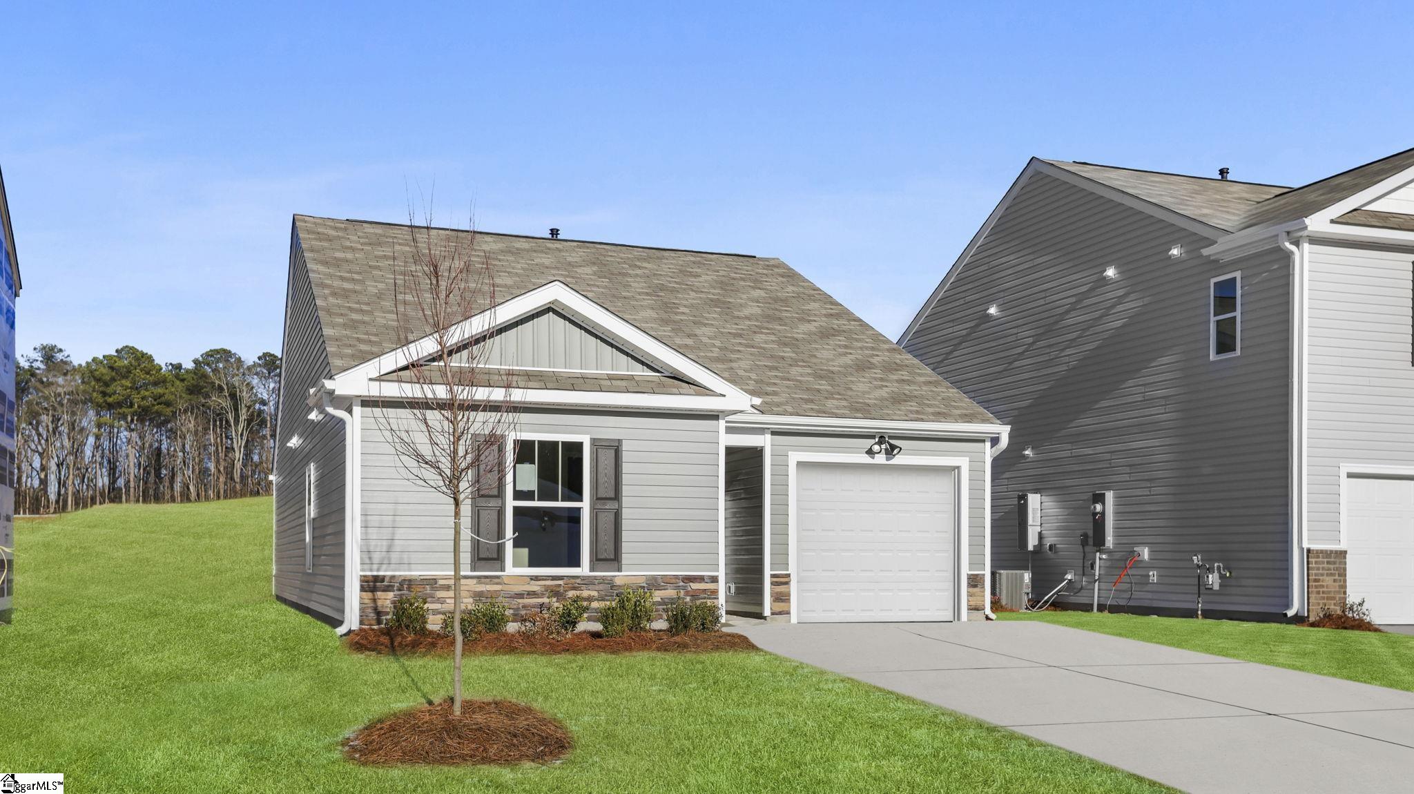 121 Bobbin Road Greenville, SC 29611 - Photo 2 of 32