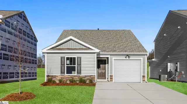 $269,900 | 121 Bobbin Road, Greenville, SC 29611