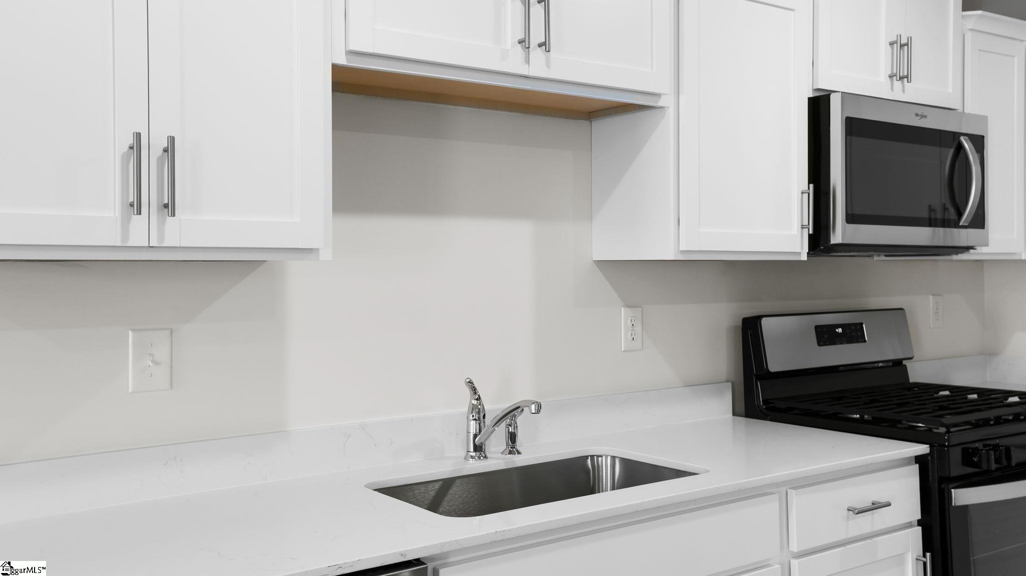 121 Bobbin Road Greenville, SC 29611 - Photo 9 of 32