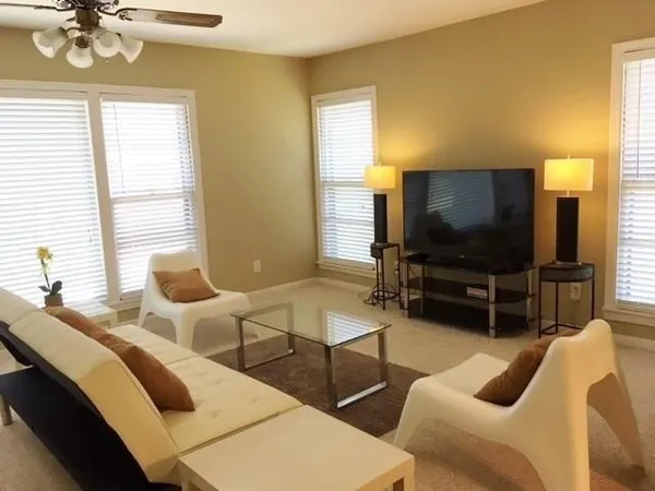 $3,995 | 2009 Sheridan Street, Houston, TX 77030