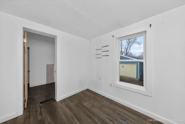 $185,000 | 712 North Cedarwood Circle, Round Lake Heights, IL 60073