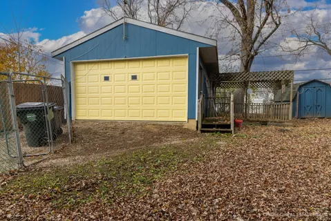 $185,000 | 712 North Cedarwood Circle, Round Lake Heights, IL 60073