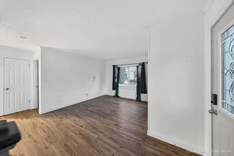 $185,000 | 712 North Cedarwood Circle, Round Lake Heights, IL 60073