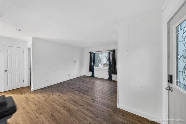 $185,000 | 712 North Cedarwood Circle, Round Lake Heights, IL 60073