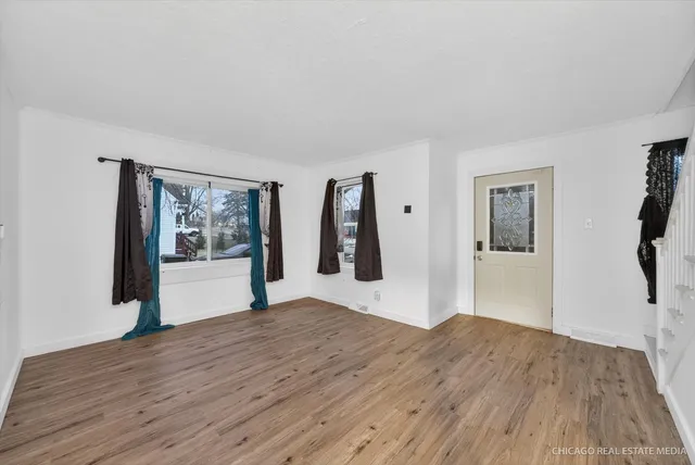 $185,000 | 712 North Cedarwood Circle, Round Lake Heights, IL 60073