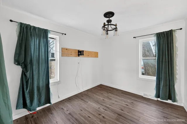 $185,000 | 712 North Cedarwood Circle, Round Lake Heights, IL 60073