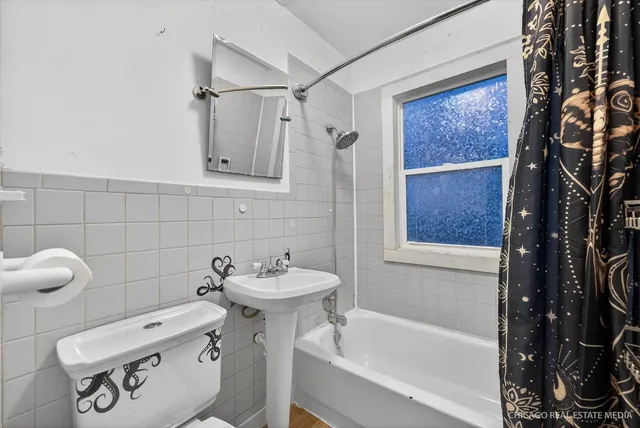 $185,000 | 712 North Cedarwood Circle, Round Lake Heights, IL 60073