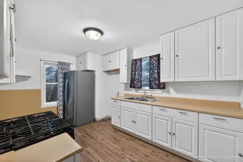 $185,000 | 712 North Cedarwood Circle, Round Lake Heights, IL 60073