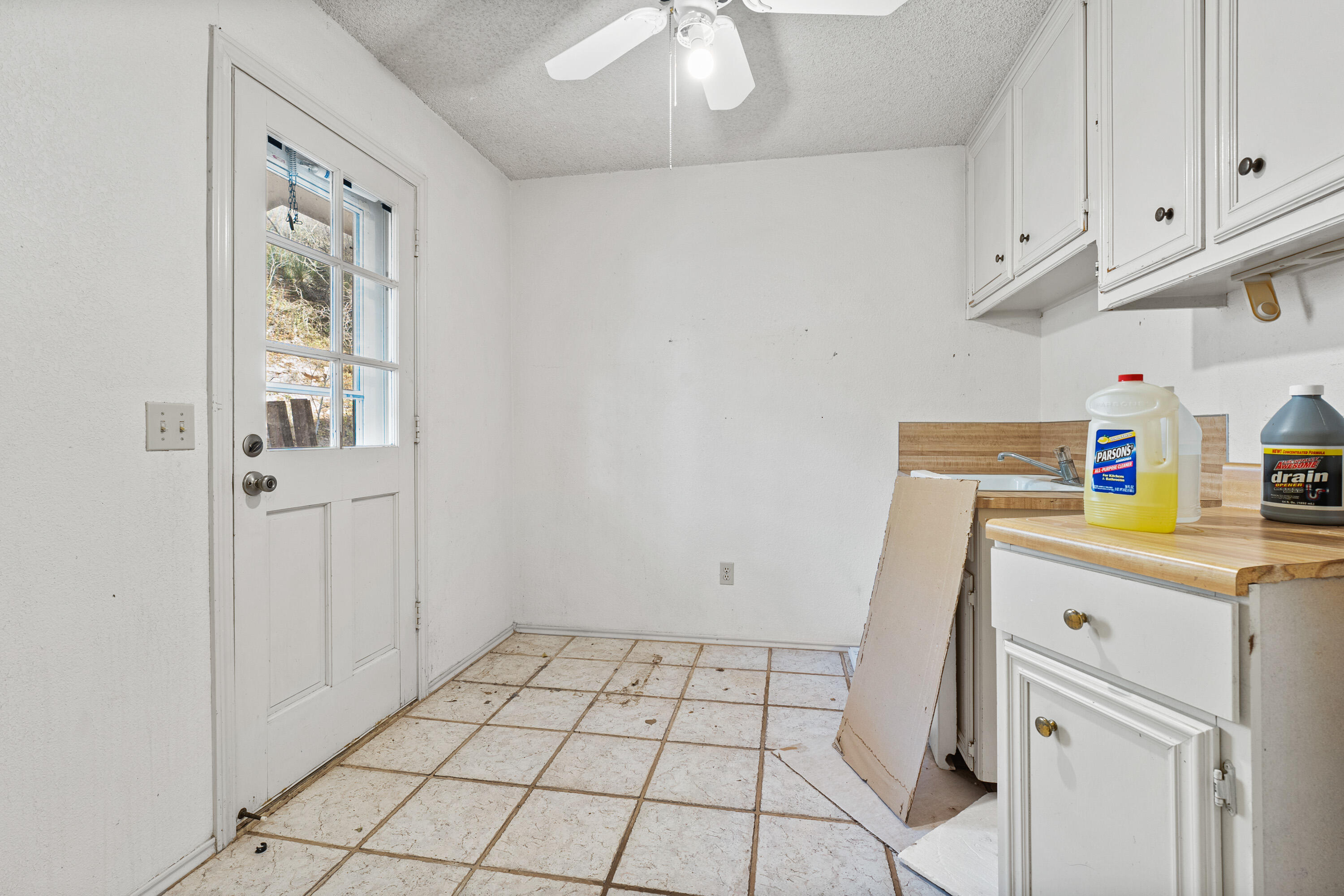 12 Foothill Drive Ransom Canyon, TX 79366 - Photo 11 of 36 a view of utility room with two washing machine
