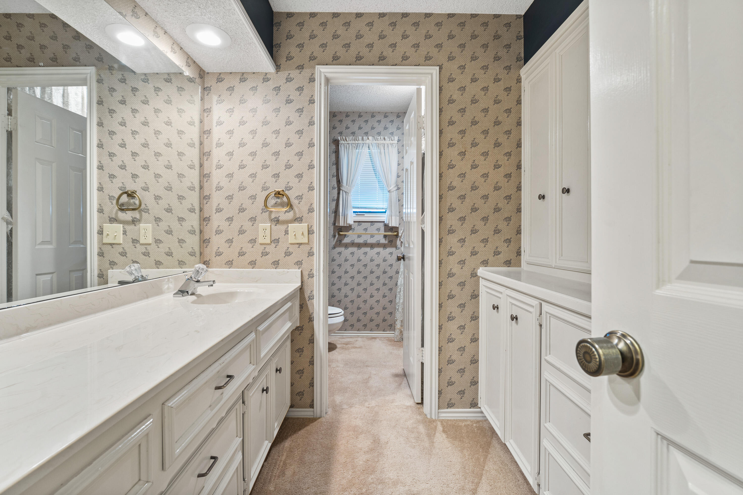 12 Foothill Drive Ransom Canyon, TX 79366 - Photo 12 of 36 a spacious bathroom with a shower and a sink
