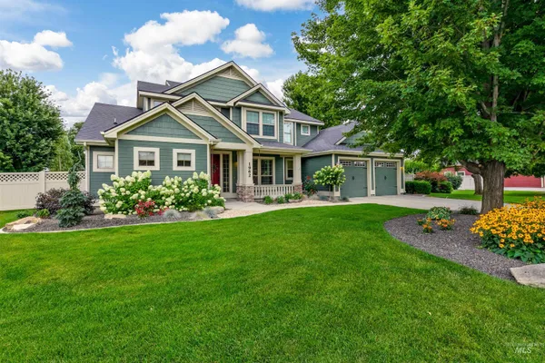 $1,019,300 | 1962 North Spring Hollow Place, Star, ID 83669