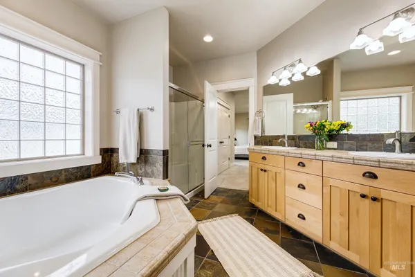 $1,019,300 | 1962 North Spring Hollow Place, Star, ID 83669