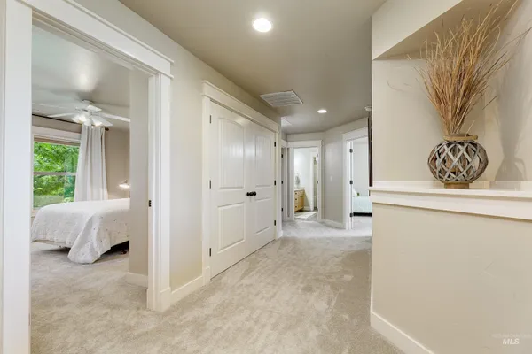 $1,019,300 | 1962 North Spring Hollow Place, Star, ID 83669