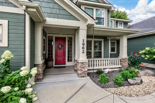 $1,019,300 | 1962 North Spring Hollow Place, Star, ID 83669