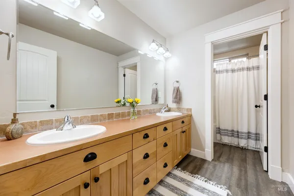 $1,019,300 | 1962 North Spring Hollow Place, Star, ID 83669