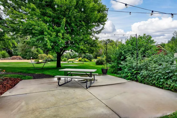 $1,019,300 | 1962 North Spring Hollow Place, Star, ID 83669