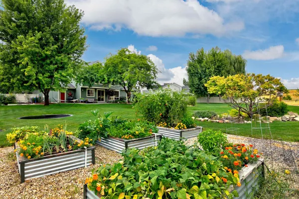 $1,019,300 | 1962 North Spring Hollow Place, Star, ID 83669