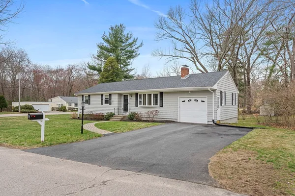 $569,900 | 55 Benjamin Drive, Attleboro, MA 02703