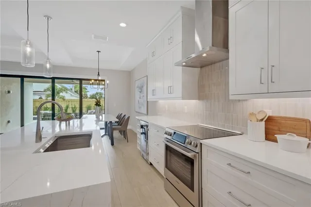 $1,650,000 | 756 108th Avenue North, Naples, FL 34108