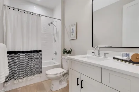 $1,650,000 | 756 108th Avenue North, Naples, FL 34108