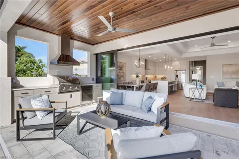 $1,650,000 | 756 108th Avenue North, Naples, FL 34108