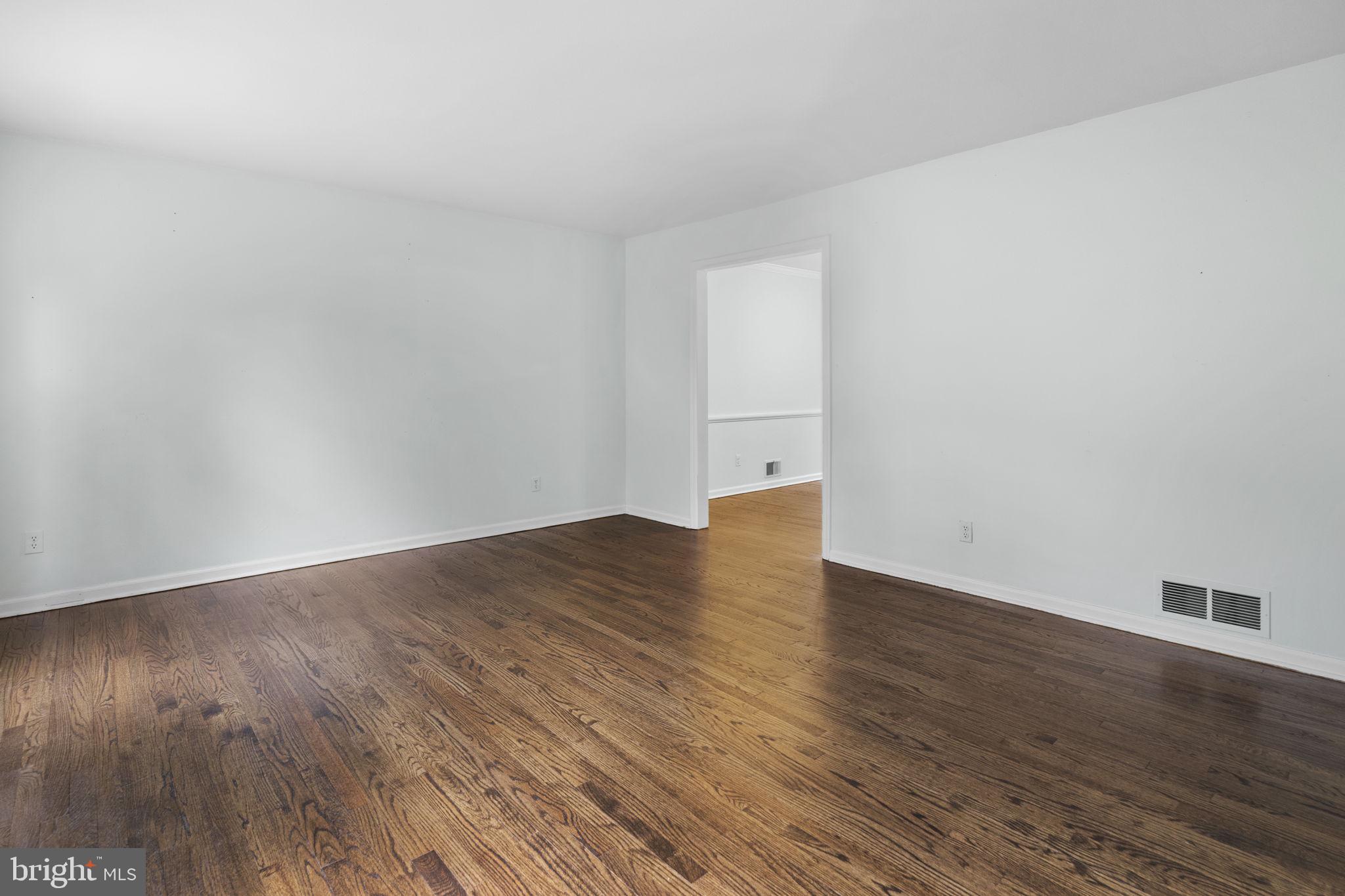 69 Lochatong Road Ewing, NJ 08628 - Photo 6 of 36