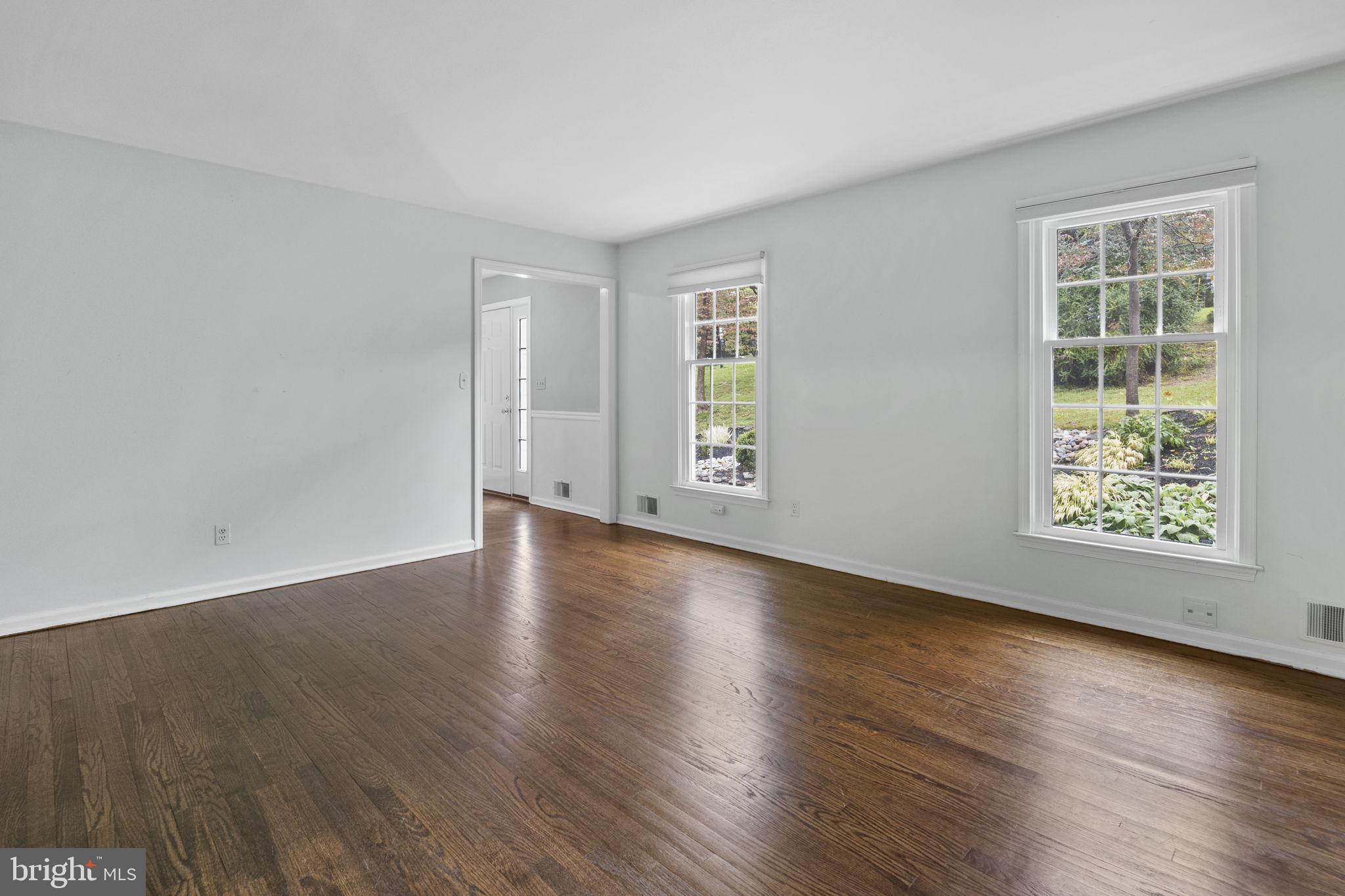 69 Lochatong Road Ewing, NJ 08628 - Photo 7 of 36