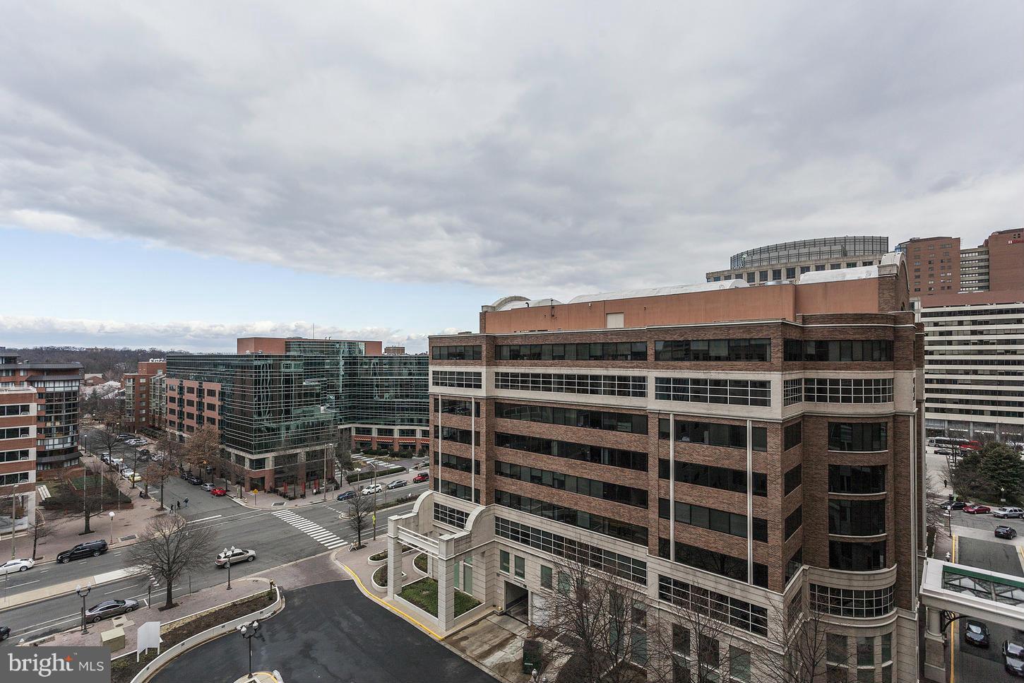 851 North Glebe Road, Unit 1010 Arlington, VA 22203 - Photo 17 of 30 a view of a city with tall buildings