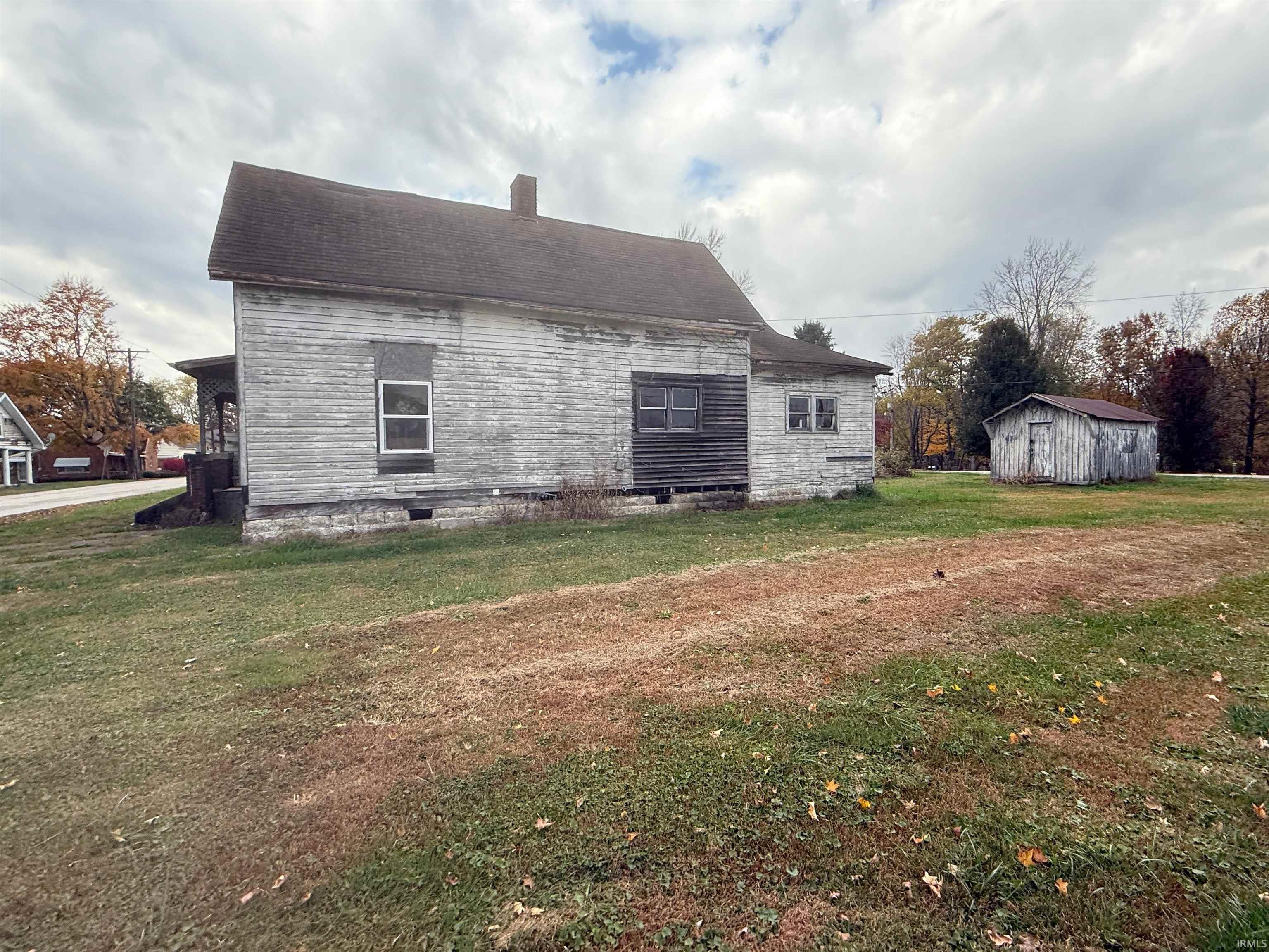 903 East Porter Street Winslow, IN 47598 - Photo 7 of 9