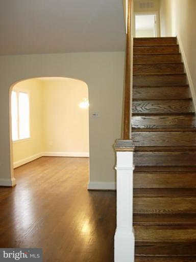3718 Woodridge Road Baltimore, MD 21229 - Photo 3 of 18