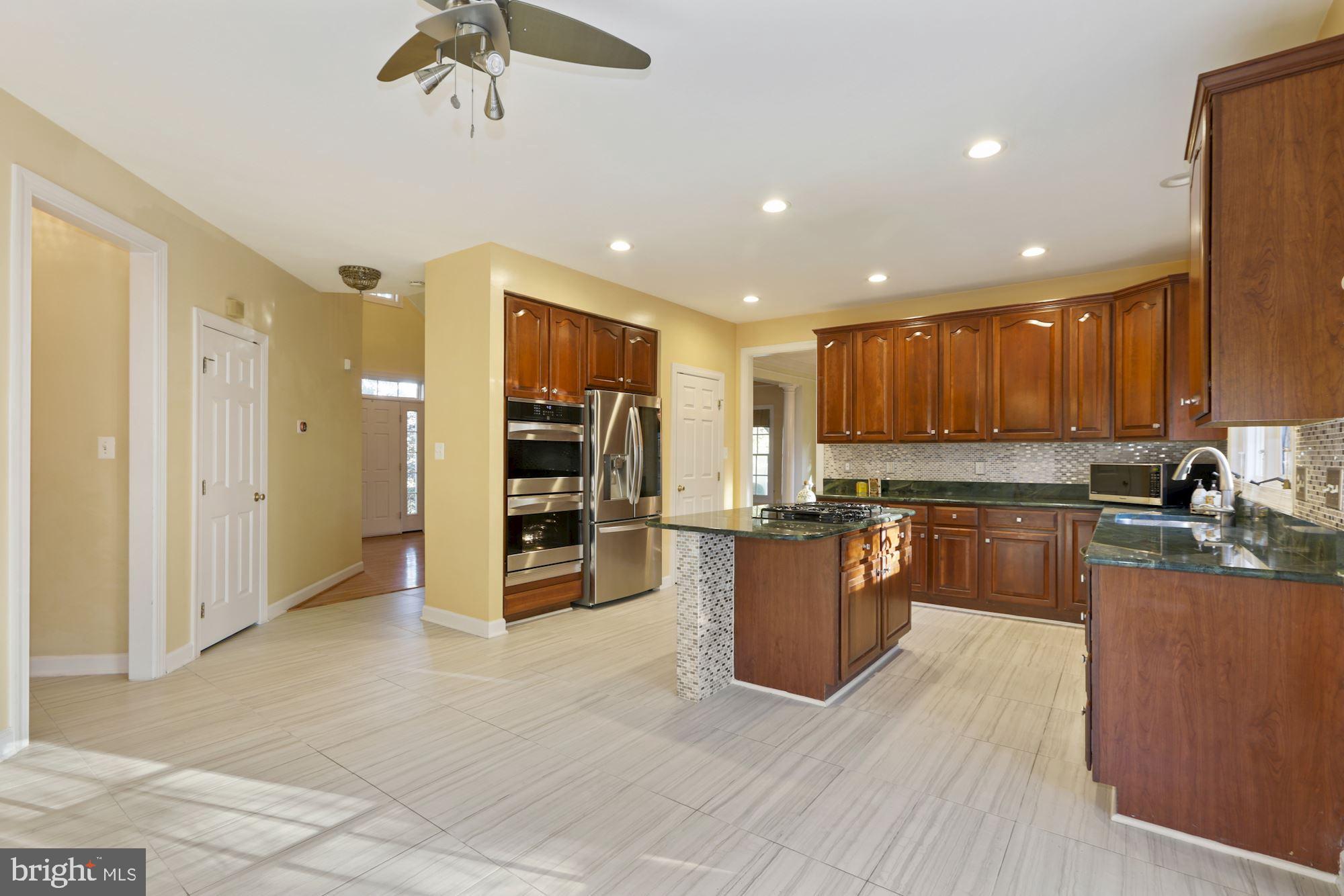 13333 Moore Road Clifton, VA 20124 - Photo 14 of 53 Open and Spacious Main level