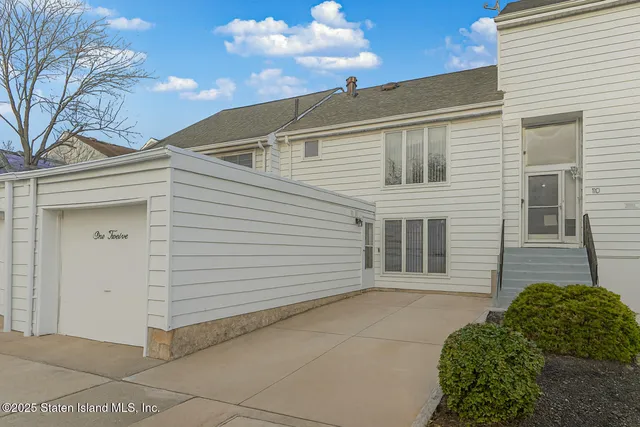 a view of a white house