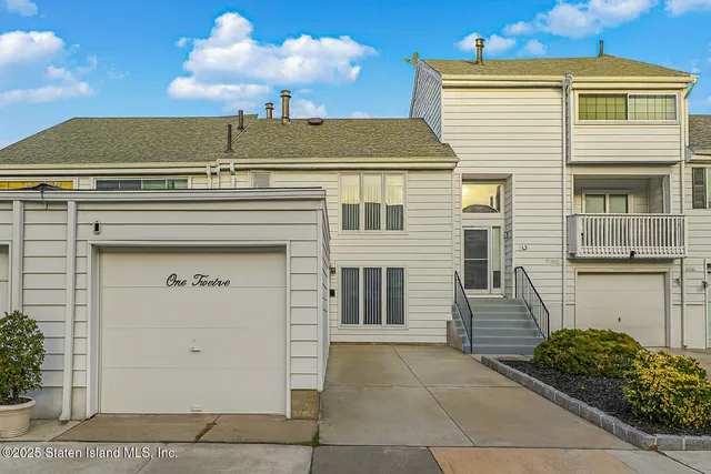 a view of building with entryway
