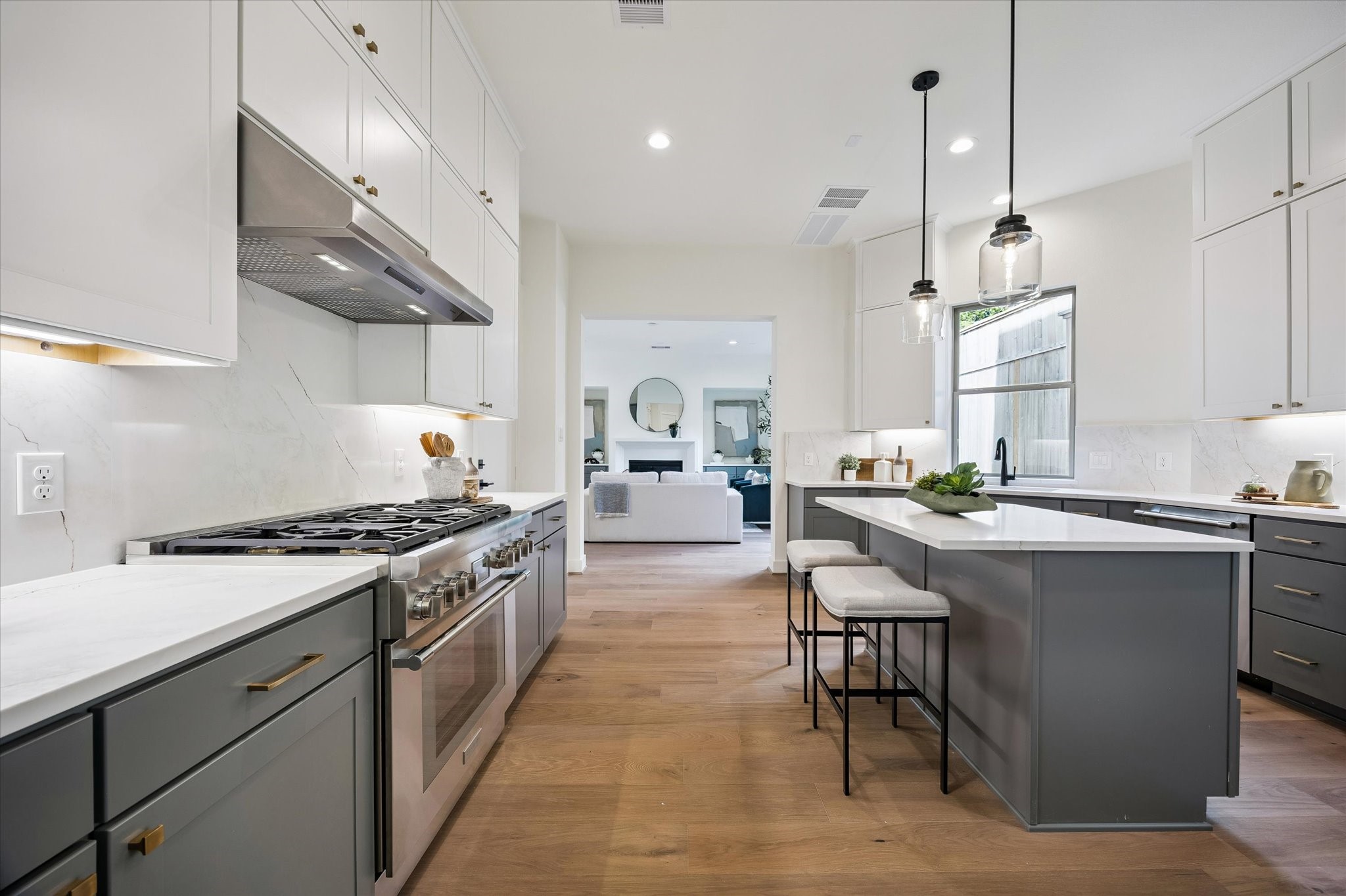 5329 Dora Street Houston, TX 77005 - Photo 12 of 43