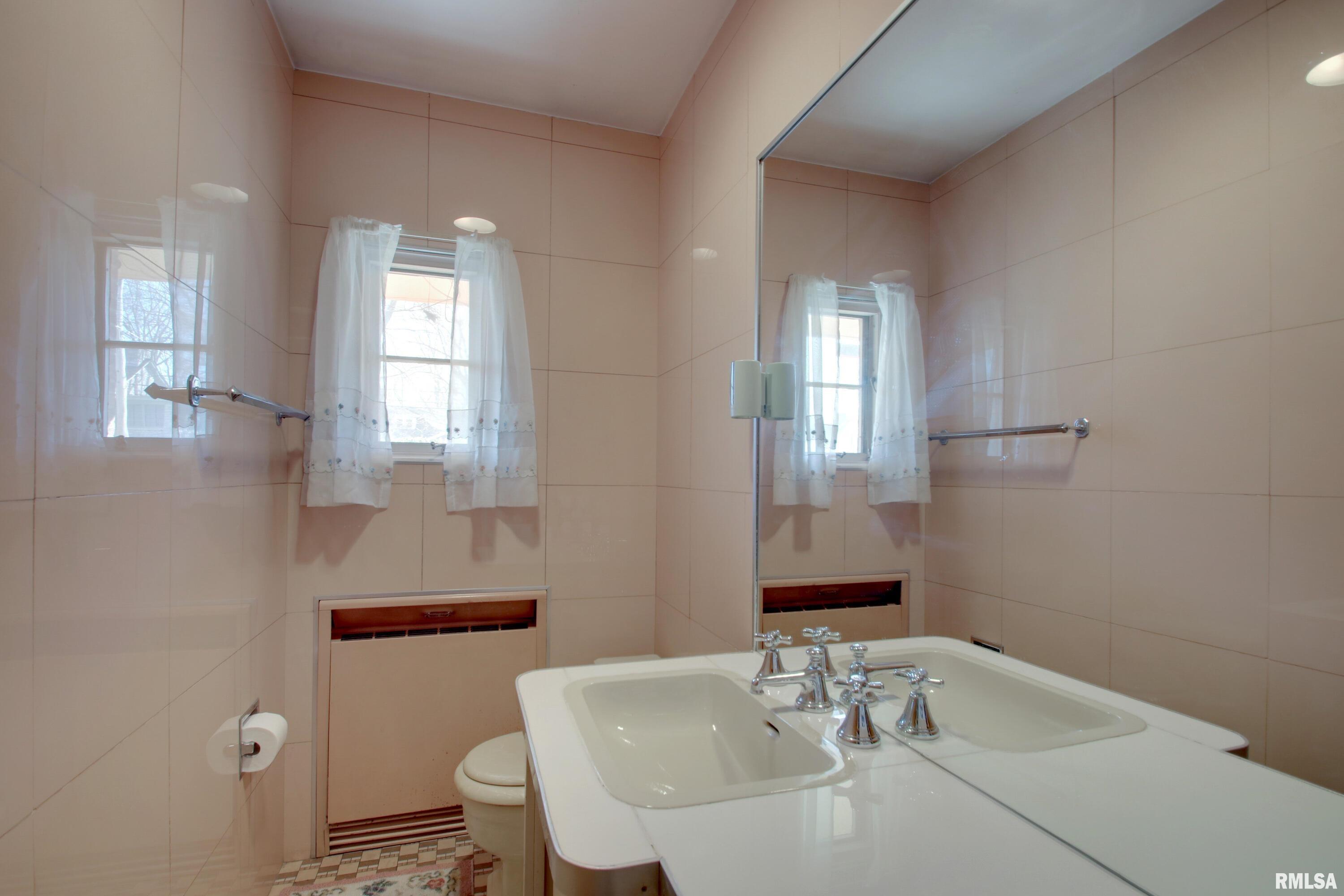 2425 Kentucky Road Quincy, IL 62301 - Photo 16 of 25