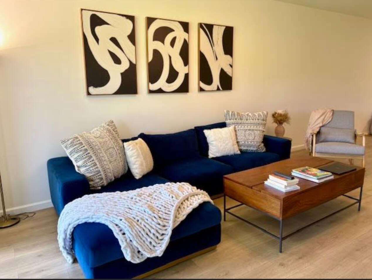 7744 La Mirada Drive Boca Raton, FL 33433 - Photo 8 of 33 a living room with furniture and wooden floor