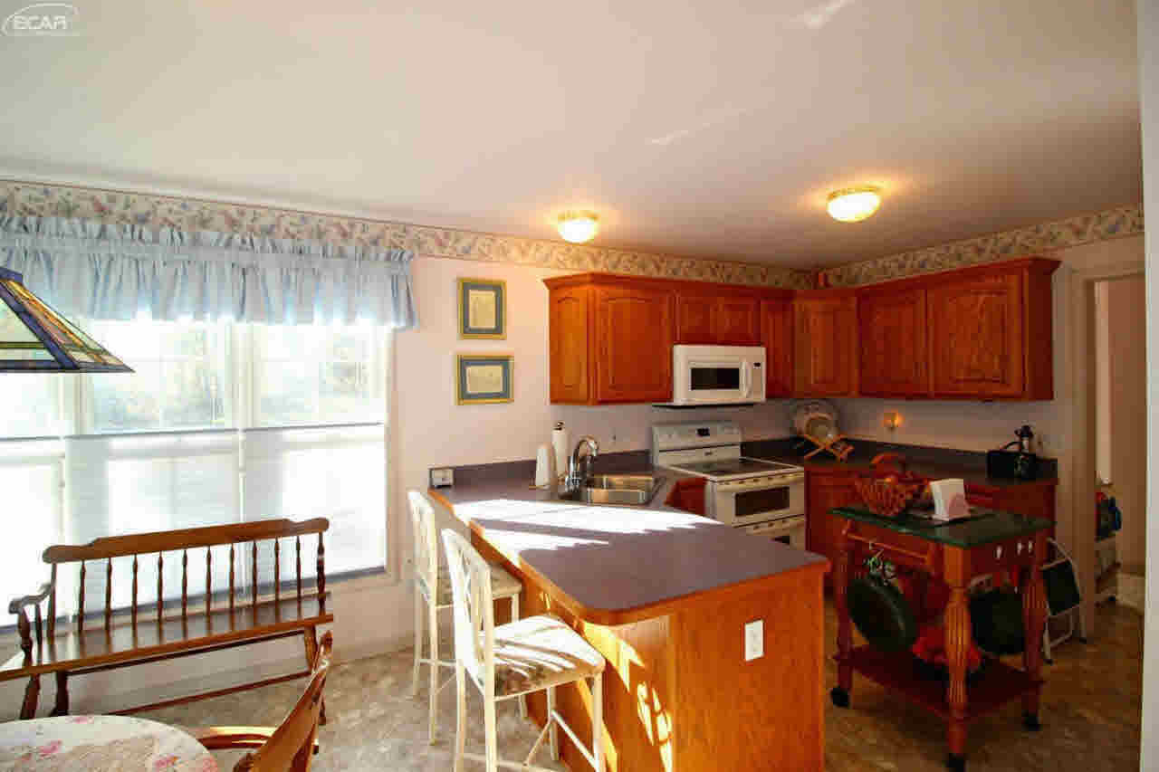 12113 Hoisington Road Gaines, MI 48436 - Photo 6 of 29 21381092-5.JPG