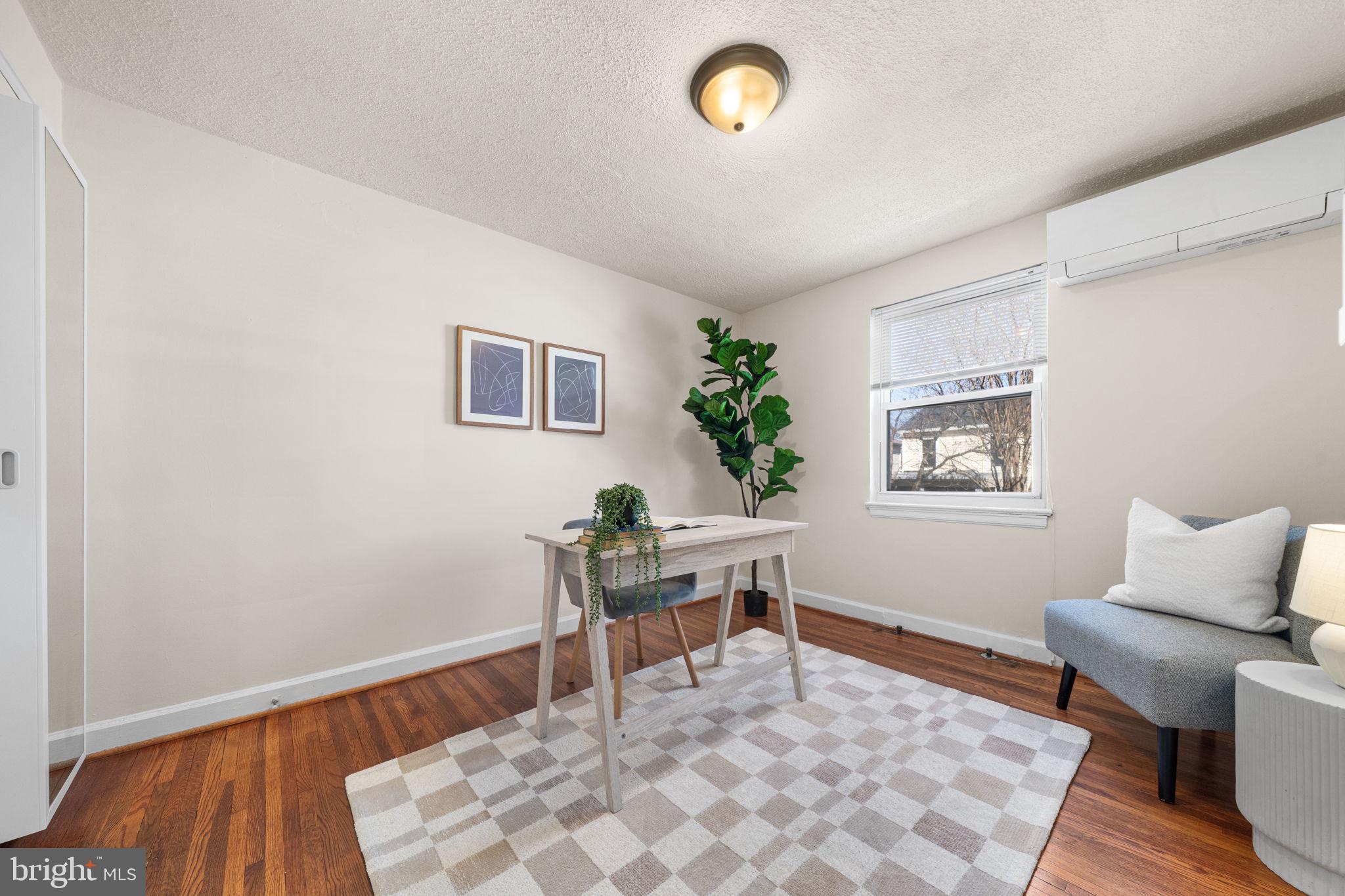 2803 16th Road South, Unit 2803A Arlington, VA 22204 - Photo 11 of 17 Second Level Second Bedroom